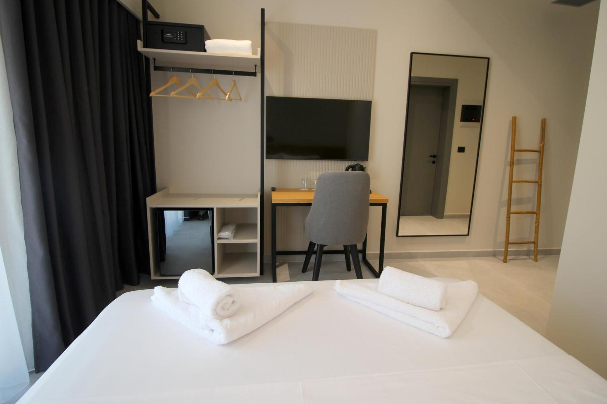 Niklas Boutique Hotel Sarande Exterior photo